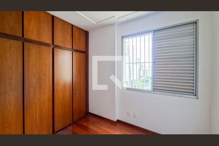 Quarto 2 de apartamento para alugar com 3 quartos, 115m² em Lourdes, Belo Horizonte