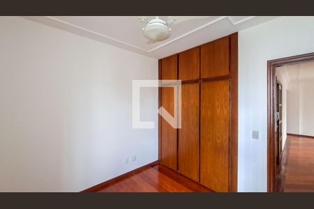 Quarto 2 de apartamento para alugar com 3 quartos, 115m² em Lourdes, Belo Horizonte