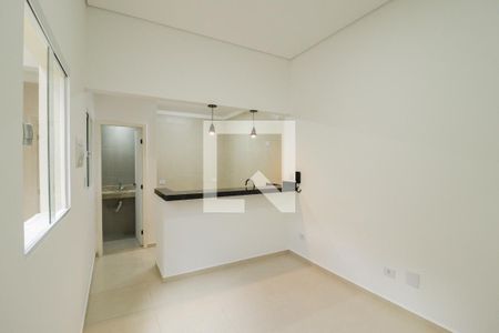 Sala/Cozinha de casa para alugar com 1 quarto, 42m² em Vila Espanhola, São Paulo