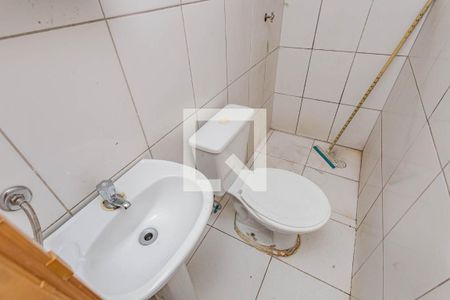 Banheiro de casa para alugar com 1 quarto, 40m² em Vila Moraes, São Paulo