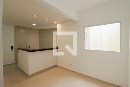 Sala/Cozinha de casa para alugar com 2 quartos, 50m² em Vila Espanhola, São Paulo