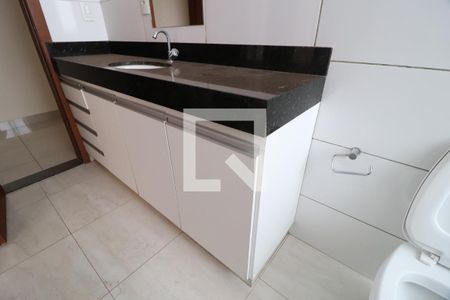 Banheiro da Suíte de apartamento para alugar com 3 quartos, 161m² em Saraiva, Uberlândia