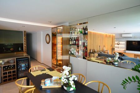 Sala de apartamento à venda com 3 quartos, 139m² em Barra da Tijuca, Rio de Janeiro