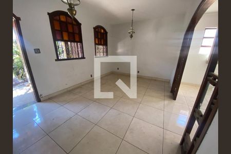 Casa à venda com 3 quartos, 360m² em Santa Branca, Belo Horizonte