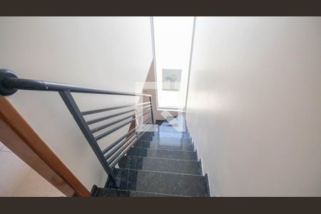Escada de casa de condomínio à venda com 2 quartos, 65m² em Vila Gustavo, São Paulo