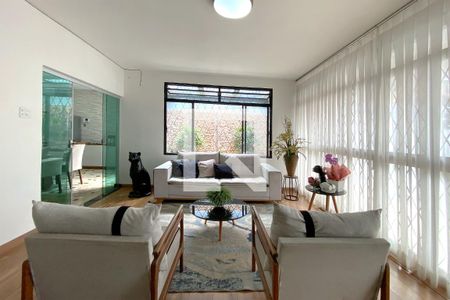 Sala de casa à venda com 4 quartos, 308m² em Floresta, Belo Horizonte