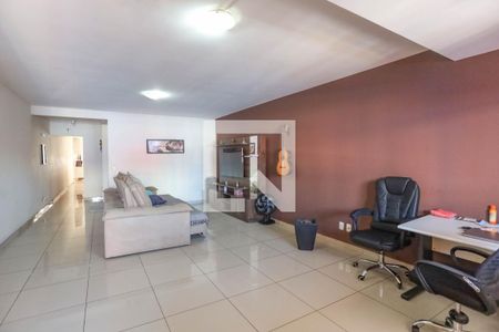 Casa 1 - Sala de casa à venda com 3 quartos, 305m² em Centro, Diadema
