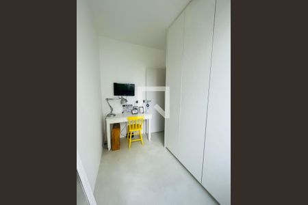 Quarto 2 de apartamento para alugar com 2 quartos, 44m² em Santo Cristo, Rio de Janeiro