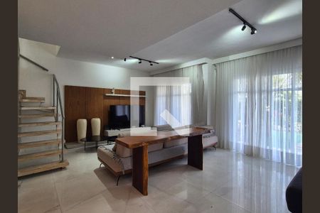 Sala de casa de condomínio à venda com 3 quartos, 200m² em Recreio dos Bandeirantes, Rio de Janeiro