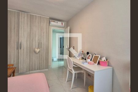 Quarto de casa de condomínio à venda com 3 quartos, 200m² em Recreio dos Bandeirantes, Rio de Janeiro