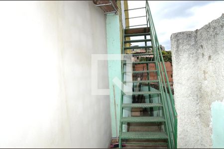 Escada de casa para alugar com 2 quartos, 40m² em Providência, Belo Horizonte