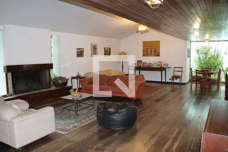 Sala de casa de condomínio para alugar com 5 quartos, 750m² em Chácara Eliana, Cotia