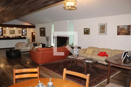 Sala de casa de condomínio para alugar com 5 quartos, 750m² em Chácara Eliana, Cotia