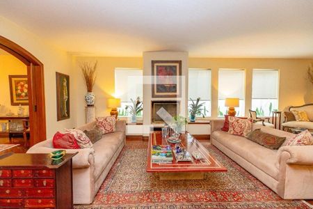 Casa à venda com 4 quartos, 641m² em Jardim Leonor, São Paulo