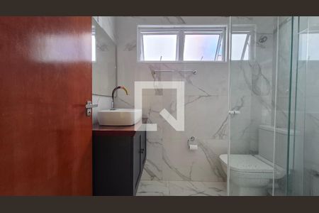 Banheiro de casa à venda com 2 quartos, 132m² em Parque Oratório, Santo André