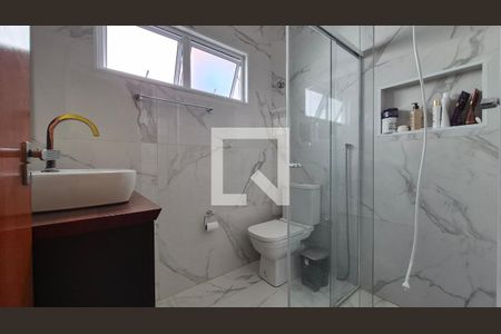 Banheiro de casa à venda com 2 quartos, 132m² em Parque Oratório, Santo André