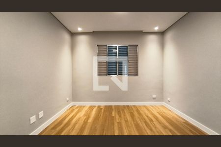 Quarto 1 de casa para alugar com 2 quartos, 80m² em Vila Monumento, São Paulo