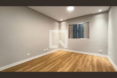 Quarto 1 de casa para alugar com 2 quartos, 80m² em Vila Monumento, São Paulo