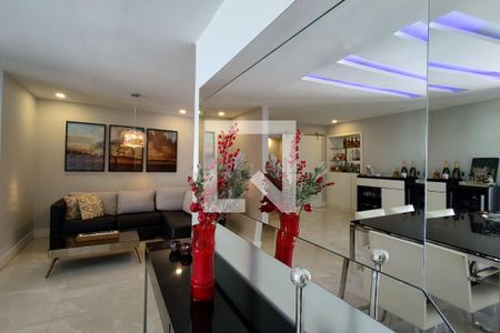 Sala de casa de condomínio à venda com 4 quartos, 480m² em Jacarepaguá, Rio de Janeiro