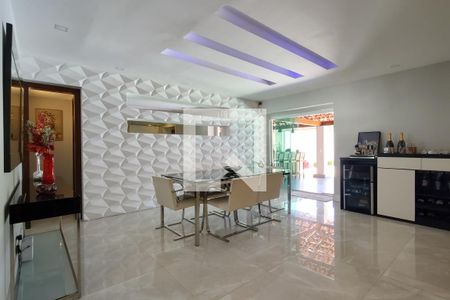 Sala de casa de condomínio à venda com 4 quartos, 480m² em Jacarepaguá, Rio de Janeiro