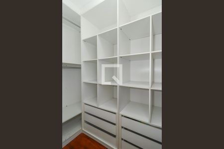 Closet da suíte de casa de condomínio à venda com 3 quartos, 167m² em Vila Jardim, Porto Alegre