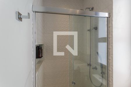 Banheiro de kitnet/studio à venda com 1 quarto, 27m² em Indianópolis, São Paulo