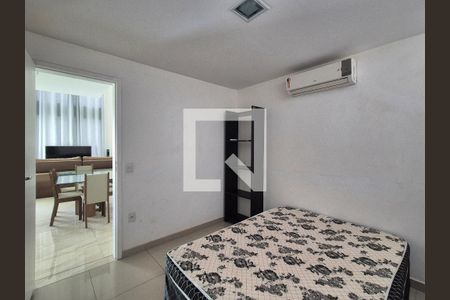 Quarto  de casa de condomínio à venda com 3 quartos, 190m² em Vargem Pequena, Rio de Janeiro