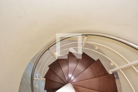 Escada de apartamento à venda com 4 quartos, 330m² em Portal do Morumbi, São Paulo