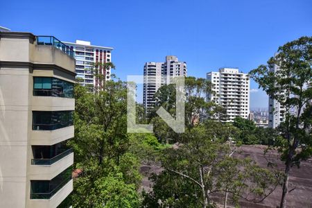 Vista de apartamento à venda com 4 quartos, 330m² em Portal do Morumbi, São Paulo