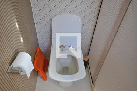 Banheiro do Quarto Suíte 1 de casa à venda com 5 quartos, 250m² em Vila Mazzei, São Paulo