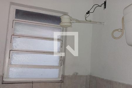 Banheiro de casa para alugar com 2 quartos, 60m² em Chácaras Arcampo, Duque de Caxias