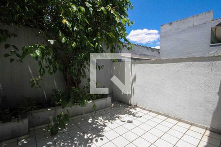 Quintal de casa à venda com 2 quartos, 180m² em Jardim Vila Formosa, São Paulo