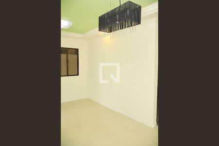 Sala de casa de condomínio para alugar com 4 quartos, 200m² em Stella Maris, Salvador