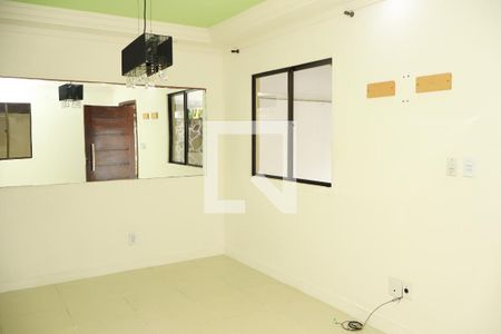 Sala de casa de condomínio para alugar com 4 quartos, 200m² em Stella Maris, Salvador