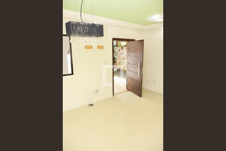 Sala de casa de condomínio para alugar com 4 quartos, 200m² em Stella Maris, Salvador