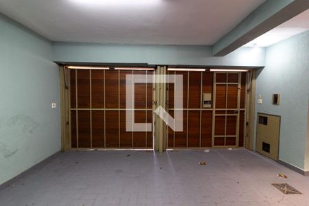 Garagem de casa à venda com 3 quartos, 144m² em Jardim Prudência, São Paulo