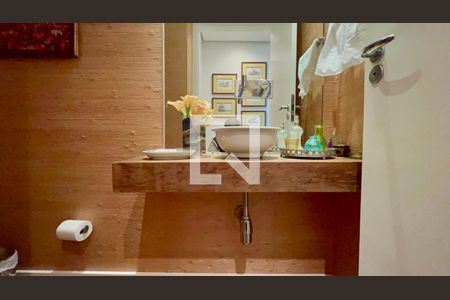 Lavabo de apartamento para alugar com 3 quartos, 226m² em Jardim Paulista, São Paulo