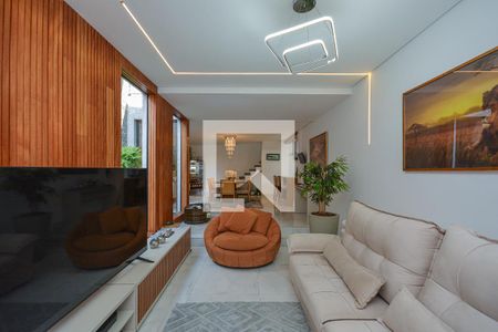 Sala de casa para alugar com 3 quartos, 348m² em Vila Friburgo, São Paulo