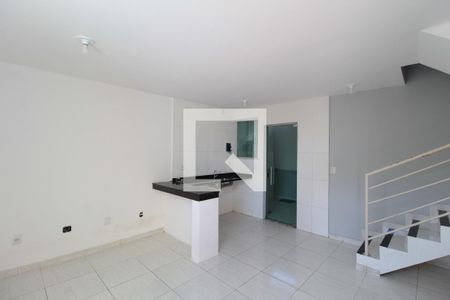 Sala/Cozinha de casa para alugar com 2 quartos, 72m² em Nacional, Contagem