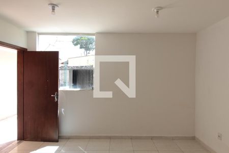 Sala/Cozinha de casa para alugar com 2 quartos, 72m² em Nacional, Contagem