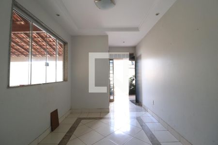 Sala de casa para alugar com 3 quartos, 175m² em Santa Mônica, Uberlândia