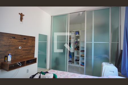 Closet quarto 1 de casa para alugar com 4 quartos, 190m² em Jardim Leopoldina, Porto Alegre