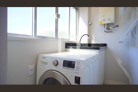 Cozinha e Área de Serviço de apartamento para alugar com 2 quartos, 76m² em Auxiliadora, Porto Alegre