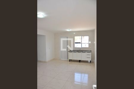 Sala/Cozinha de casa para alugar com 2 quartos, 65m² em Parque Sao Luis, São Paulo