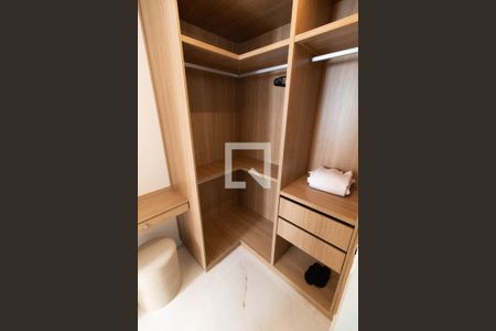 CLOSET de apartamento à venda com 1 quarto, 43m² em Centro, Campinas