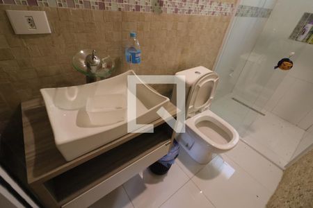 Banheiro da Suíte 1 de casa para alugar com 3 quartos, 150m² em Umuarama, Osasco