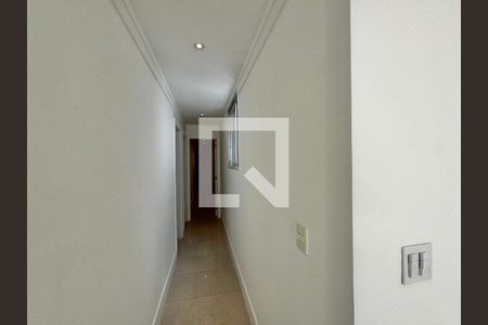 Corredor de apartamento para alugar com 3 quartos, 182m² em Recreio dos Bandeirantes, Rio de Janeiro