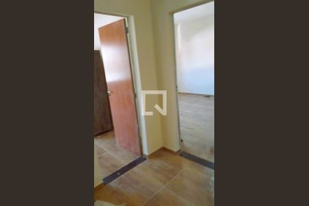 Corredor de apartamento para alugar com 2 quartos, 80m² em Jardim Vitória, Belo Horizonte