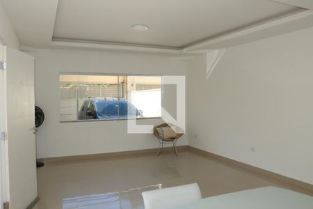 Sala de casa para alugar com 3 quartos, 120m² em Chácara Canta Galo, Cotia