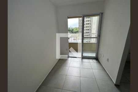 Sala de apartamento à venda com 2 quartos, 48m² em Del Castilho, Rio de Janeiro